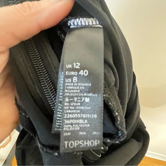TOPSHOP Black Surplice Wrap Front Shawl Collar Sleeveless Skort Romper Size 8 - Picture 7 of 7